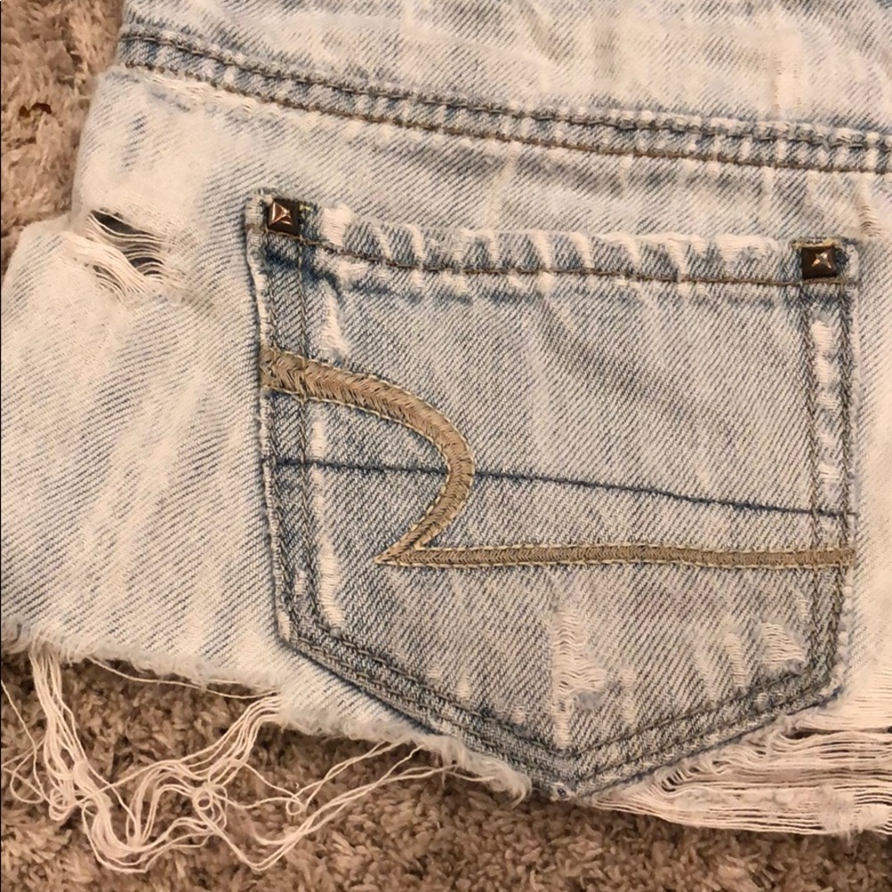American Eagle Outfitters Studded Cut Off Shorts - Picture 4 of 8